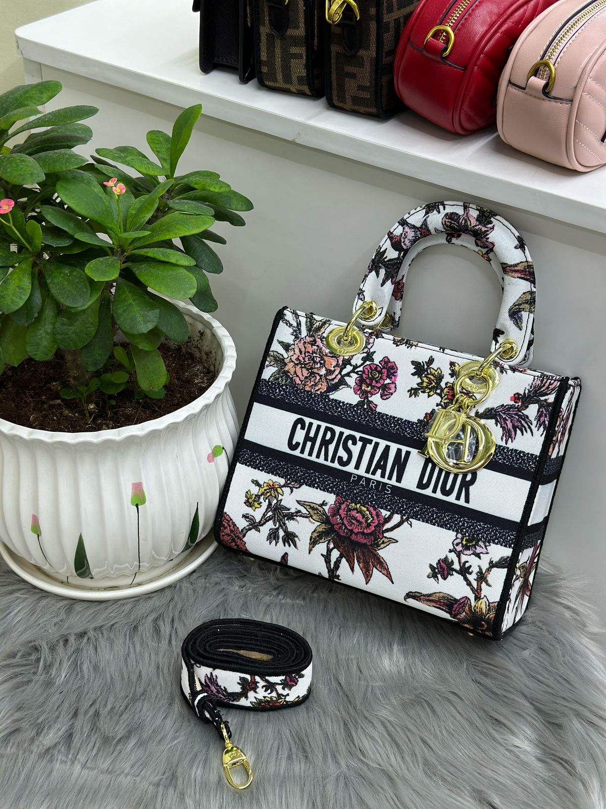 DIOR